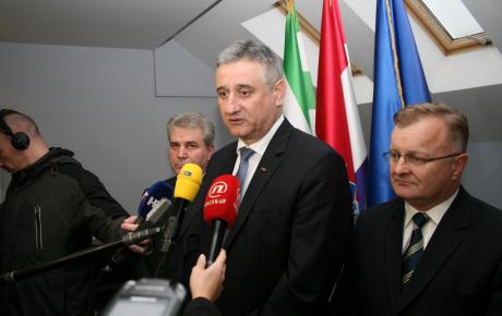 Veseli me da su i njihove „ankete“ morale potvrditi da rejting Kolinde Grabar-Kitarović raste!