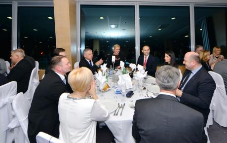 Buduća predsjednica, glavni tajnik Milijan Brkić, politički tajnik Tomislav Čuljak, šef Izbornog stožera dr. Miro Kovač, član Predsjedništva HDZ-a Ivan Anušić…