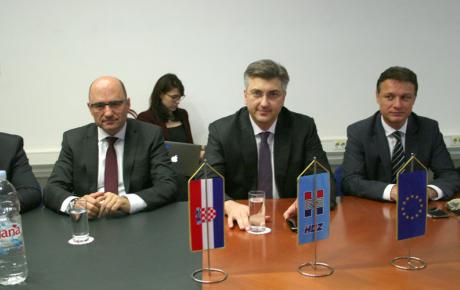 Sa sjednice Predsjedništva HDZ-a s našim ministricama i ministrima u Vladi RH