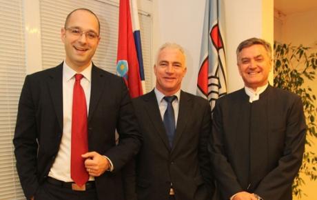 gradski-odbor-hdz-a-grada-sibenika-predstavio-kandidate-za-gradonacelnika-i-zamjenika-gradonacelni_0.jpg