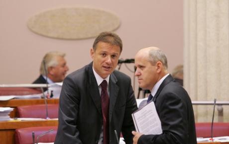 ostojicu-ne-preostaje-nista-drugo-osim-da-podnese-ostavku_0.jpg