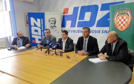 (slijeva) Ivan Kirin, Lucian Vukelić, Oleg Butković, Tomislav Klarić i Ivo Zrilić