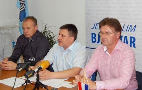 Član županijskog odbora Slavko Prišćan, predsjednik bjelovarsko-bilogorskog HDZ-a Miro Totgergeli i (nacionalni) potpredsjednik HDZ-a Marijan Coner