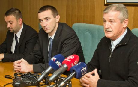 Slijeva: Zamjenik gradonačelnika Marijan Pavliček, Ivan Penava i direktor Tehnostana Ivan Kamerla 