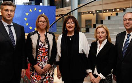Odboru za kulturu i obrazovanje EP-a upućen je prijedlog za Europski dan kravate