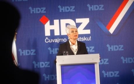 predsjednica-kosor-na-rucku-s-bivsim-radnicima-salonita_0.jpg