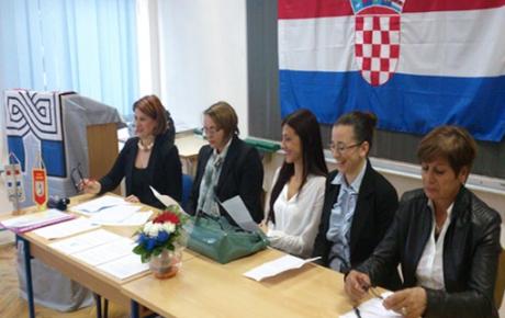 zajednica-zena-hdz-a-katarina-zrinski-grada-drnisa-izabrala-novo-vodstvo_1_0.jpg